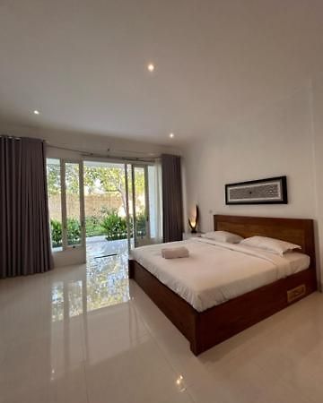 Hotel Turtle House Lombok à Kuta  Extérieur photo